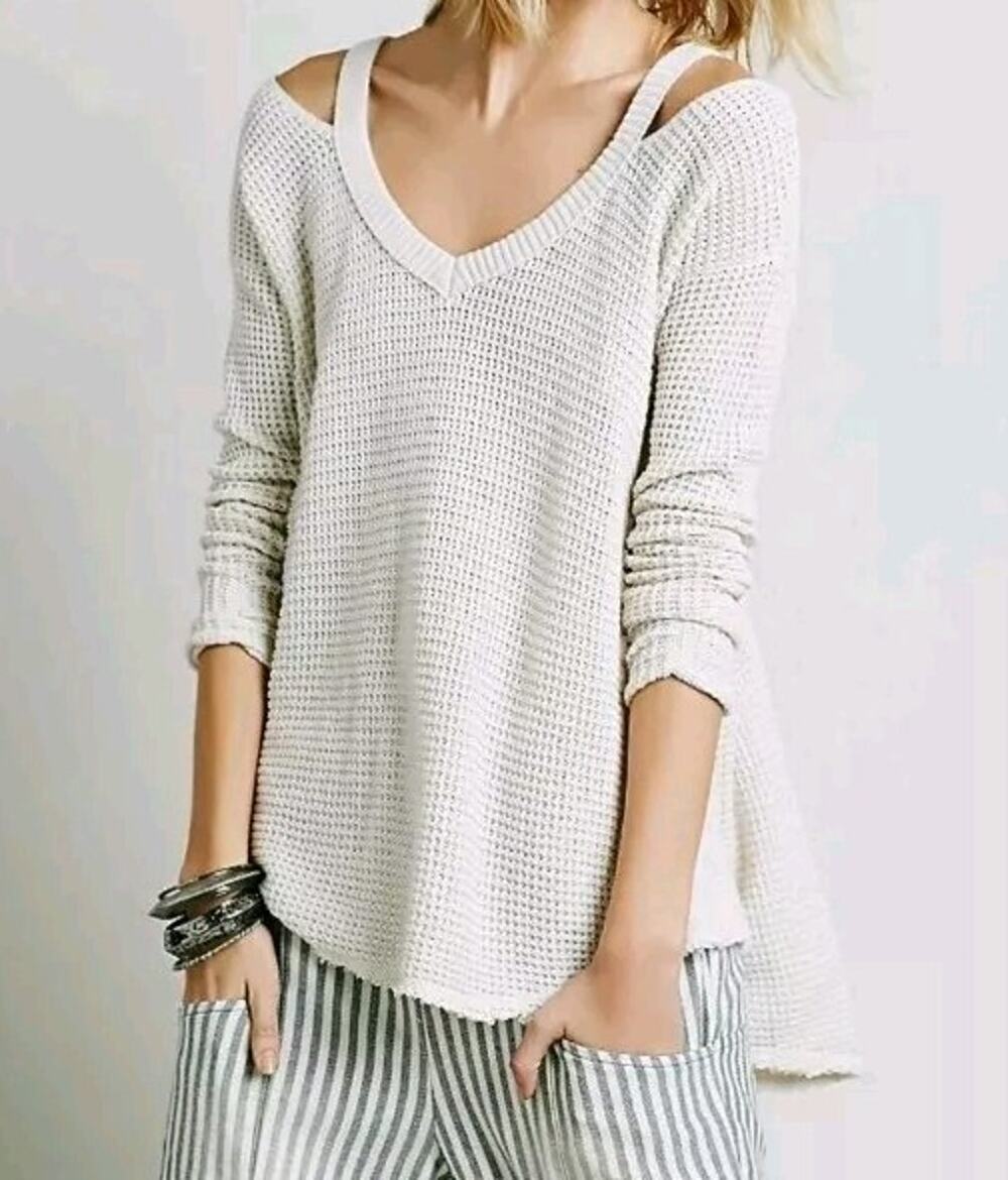 Free People Moonshine V Neck Sweater Top M Thermal Cream Longline Beachy Coastal